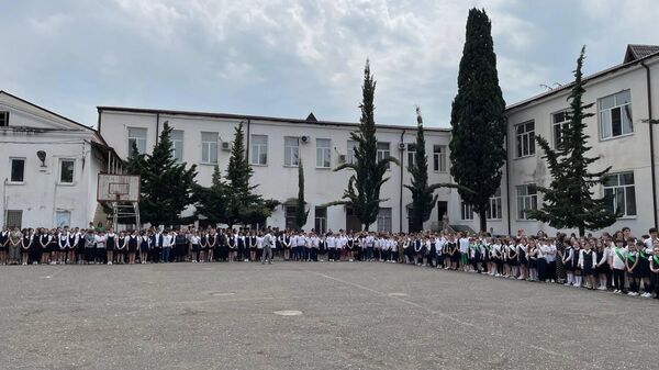 Празднование юбилея Сухумской школы №10 - Sputnik Абхазия