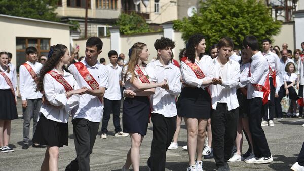 Последний звонок во второй средней школе  - Sputnik Аҧсны