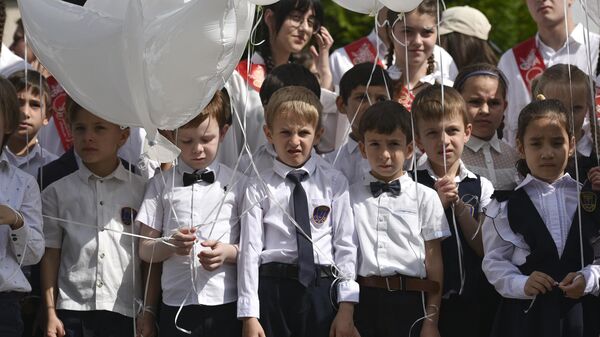 Последний звонок во второй средней школе  - Sputnik Абхазия