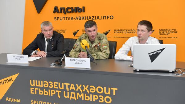 Пресс-конференция  о деятельности Единого Штаба поддержки и помощи Донбассу в Абхазии - Sputnik Абхазия