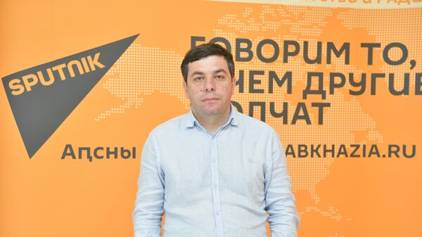 Такие обстоятельства: о запрете находиться в общественных местах неподобающе одетым - Sputnik Абхазия