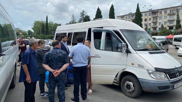 Организован транспорт для отправки людей на границу  - Sputnik Абхазия