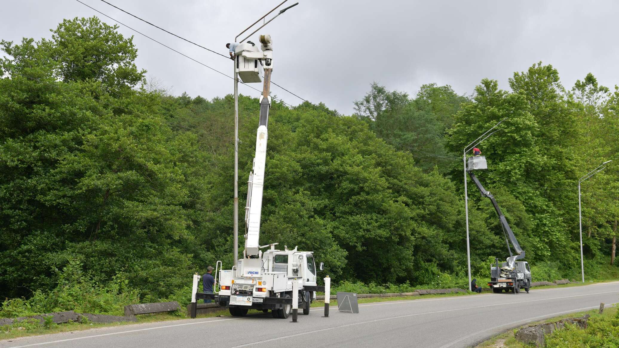 Работы по освещению трассы Псоу-Сухум могут завершить с опережением ...