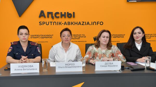 Главное - взаимодействие: в Sputnik обсудили вопросы защиты прав детей - Sputnik Абхазия