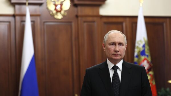 Прямая трансляция выступления Владимира Путина перед силовиками на крыльце Грановитой палаты
 - Sputnik Абхазия