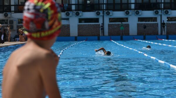 Соревнования по плаванию в рамках республиканской акции “Молодежь Абхазии против наркотиков” - Sputnik Аҧсны