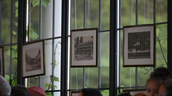 Выставка копий снимков Ивана Юнака, фотографирующего Гагру и семью принца Ольденбургского  - Sputnik Аҧсны