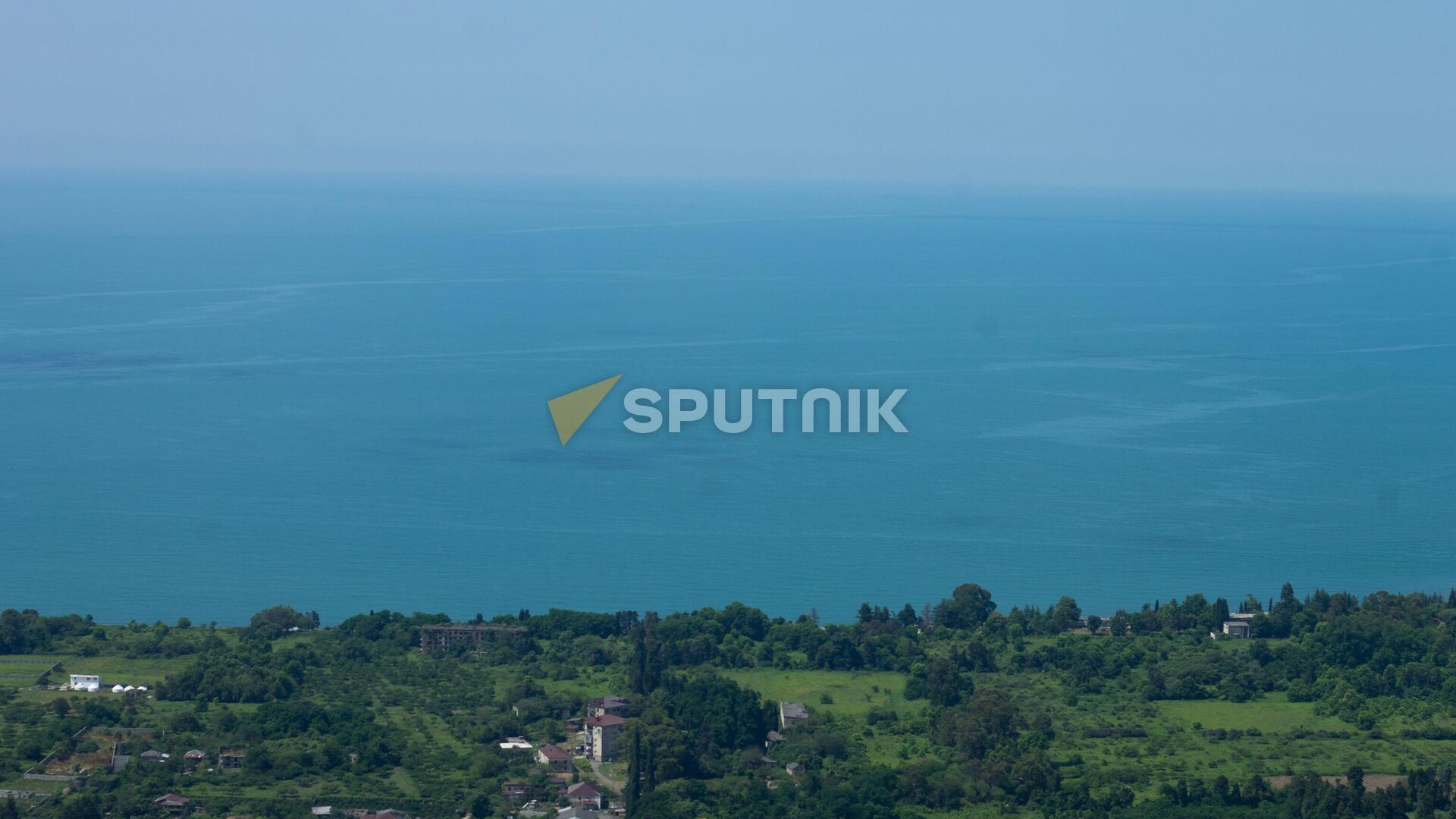 Сухум и его окрестности с высоты птичьего полета  - Sputnik Абхазия, 1920, 19.08.2023