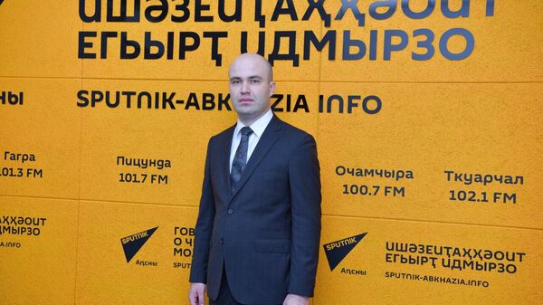 Взаимный интерес: Ашуба о межпарламентском сотрудничестве между Абхазией и Россией - Sputnik Абхазия