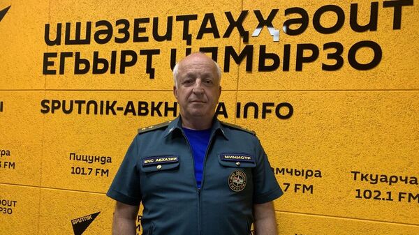 Гражданин и начальник: Квициния о развитии МЧС Абхазии за 17 лет  - Sputnik Абхазия