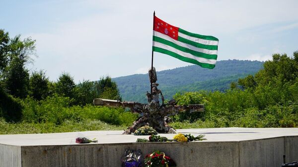 Память погибших бойцов батальона Горец почтили в Абхазии - Sputnik Абхазия