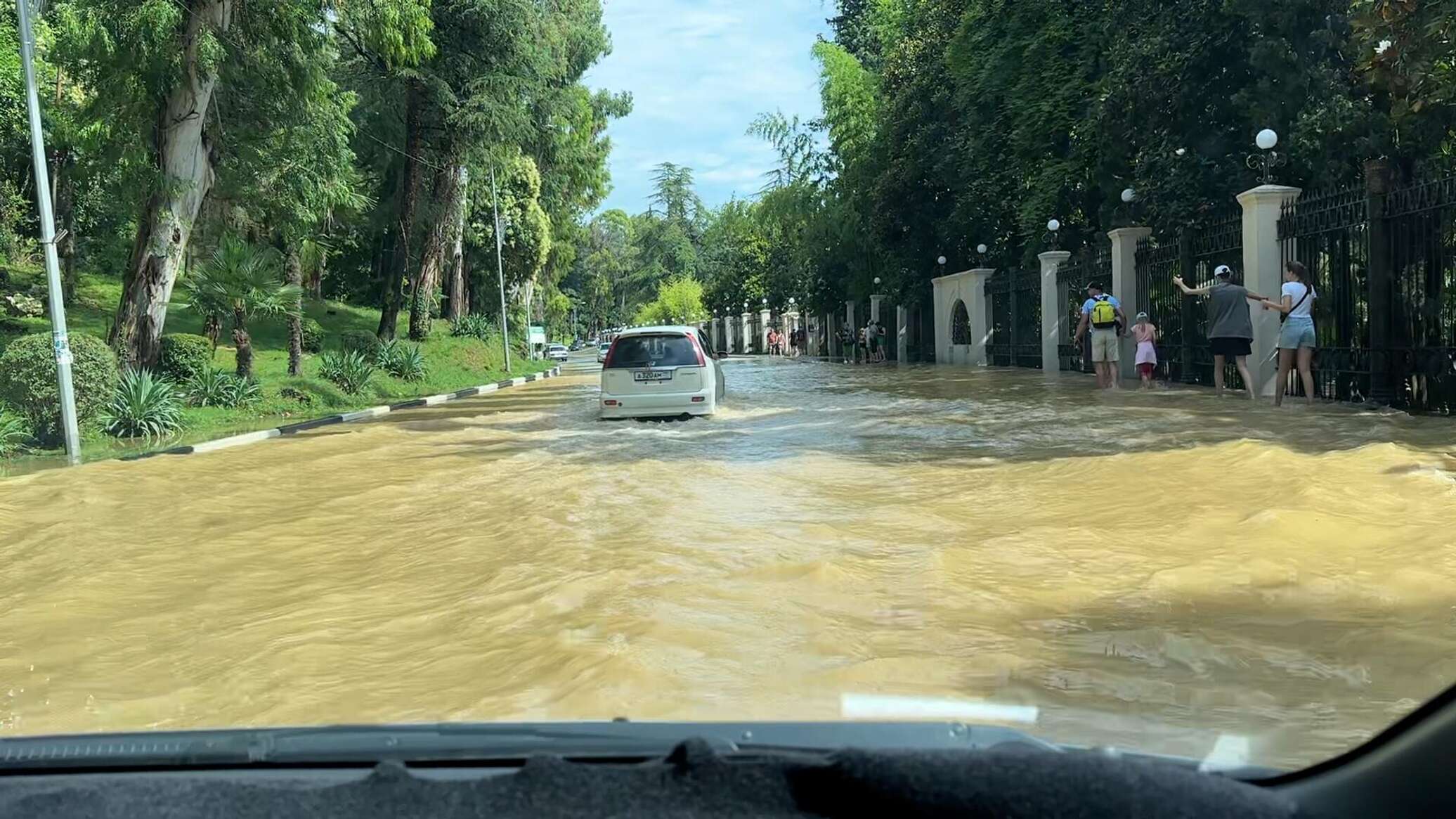 Новости абхазии сегодня 2024. Абхазия Гагры затопление 2023. Наводнение в Абхазии 2023 Гагры. Потоп в Гаграх 2023 июль. Наводнение в Гаграх.