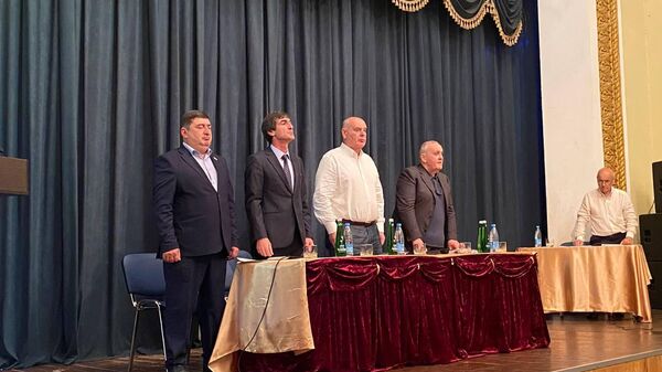 Дела восточные: президент провел совещания в Галском и Ткуарчалском районах - Sputnik Абхазия