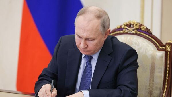 Президент РФ В. Путин провел совещание по вопросам развития Крыма и Севастополя - Sputnik Аҧсны