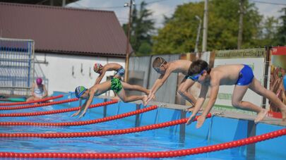 Соревнования в сухумском бассейне  