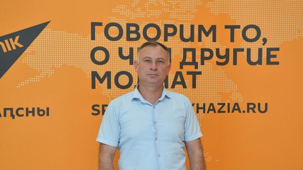 Посредник: Гамиссония о потоке трудовых мигрантов в Абхазию  - Sputnik Абхазия