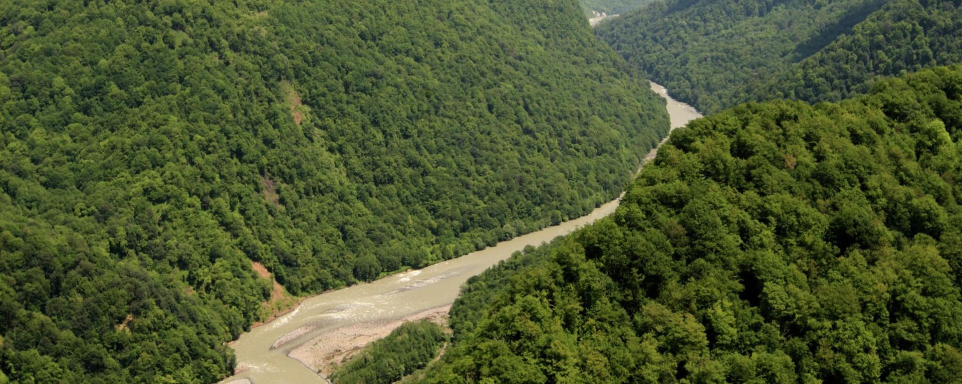 Вид на нижнюю часть Кодорского ущелья - Sputnik Абхазия, 1920, 29.01.2026