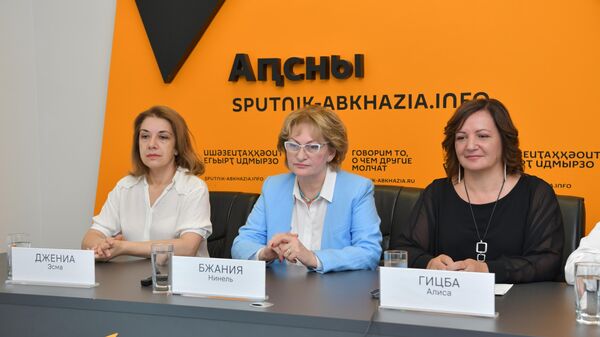 Новые лица и номинации: организаторы рассказали о втором конкурсе Алисы Гицба - Sputnik Абхазия