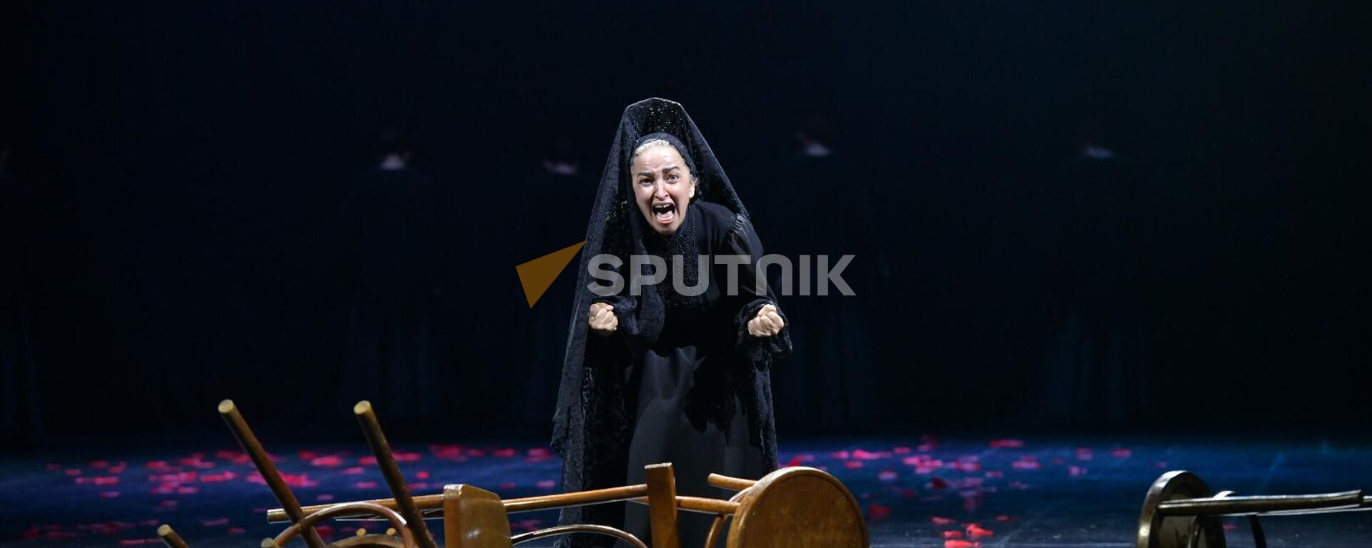 Спектакль Кровавая свадьба в молодежном театре  - Sputnik Абхазия, 1920, 02.11.2025