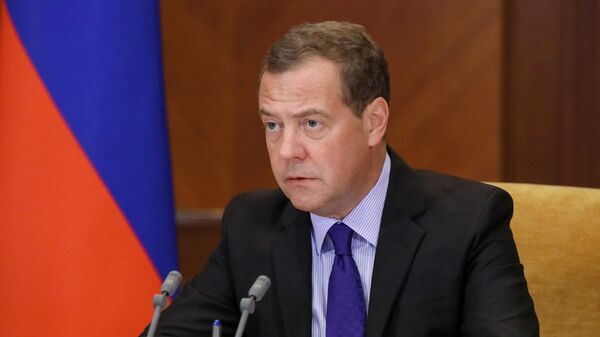 Зампред Совбеза РФ Д. Медведев провел совещание по вопросу поставок вакцин против COVID-19 - Sputnik Абхазия