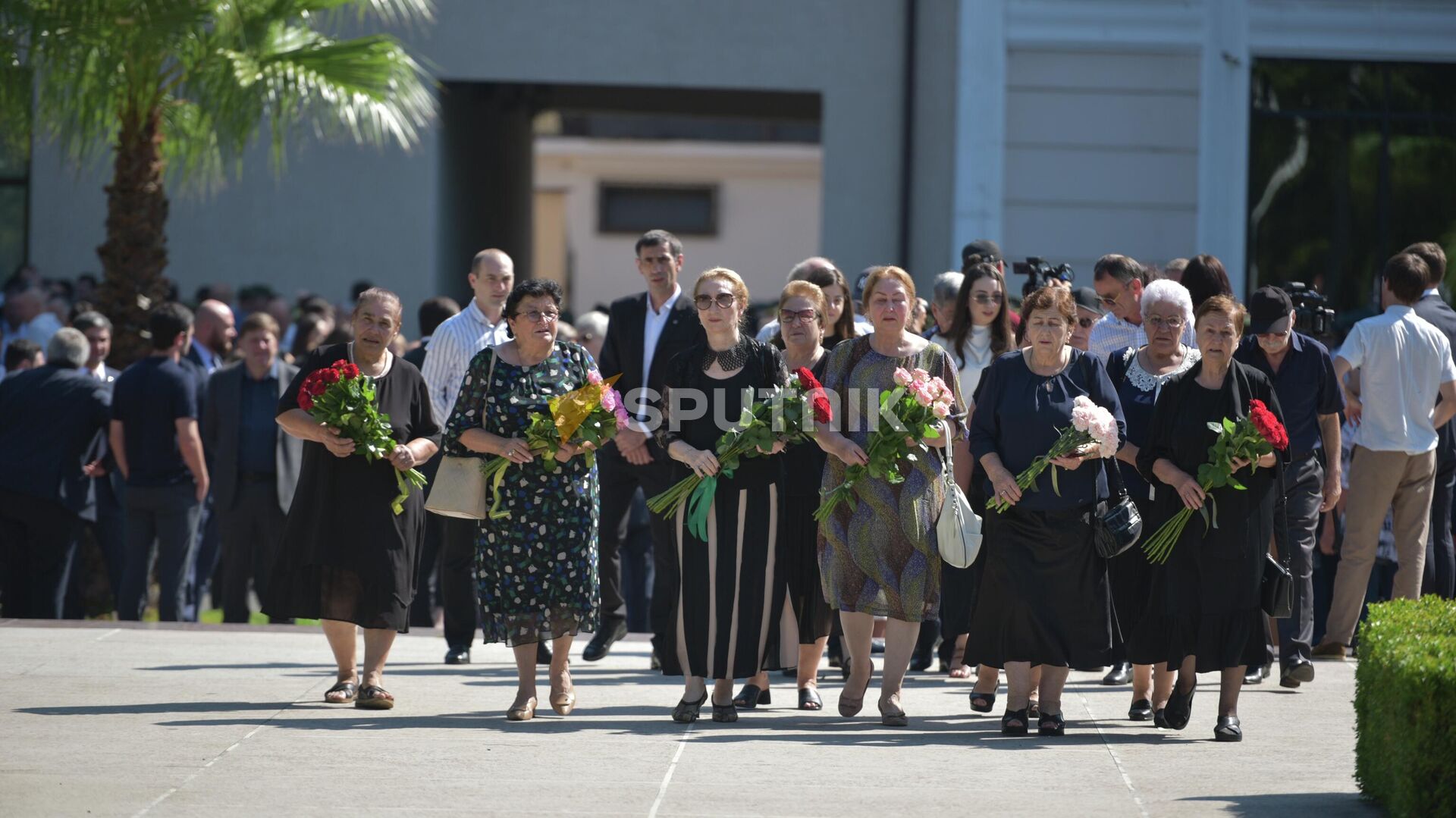 Церемония возложения  в парке Славы в честь 15-й годовщины признания Абхазии - Sputnik Абхазия, 1920, 27.08.2023