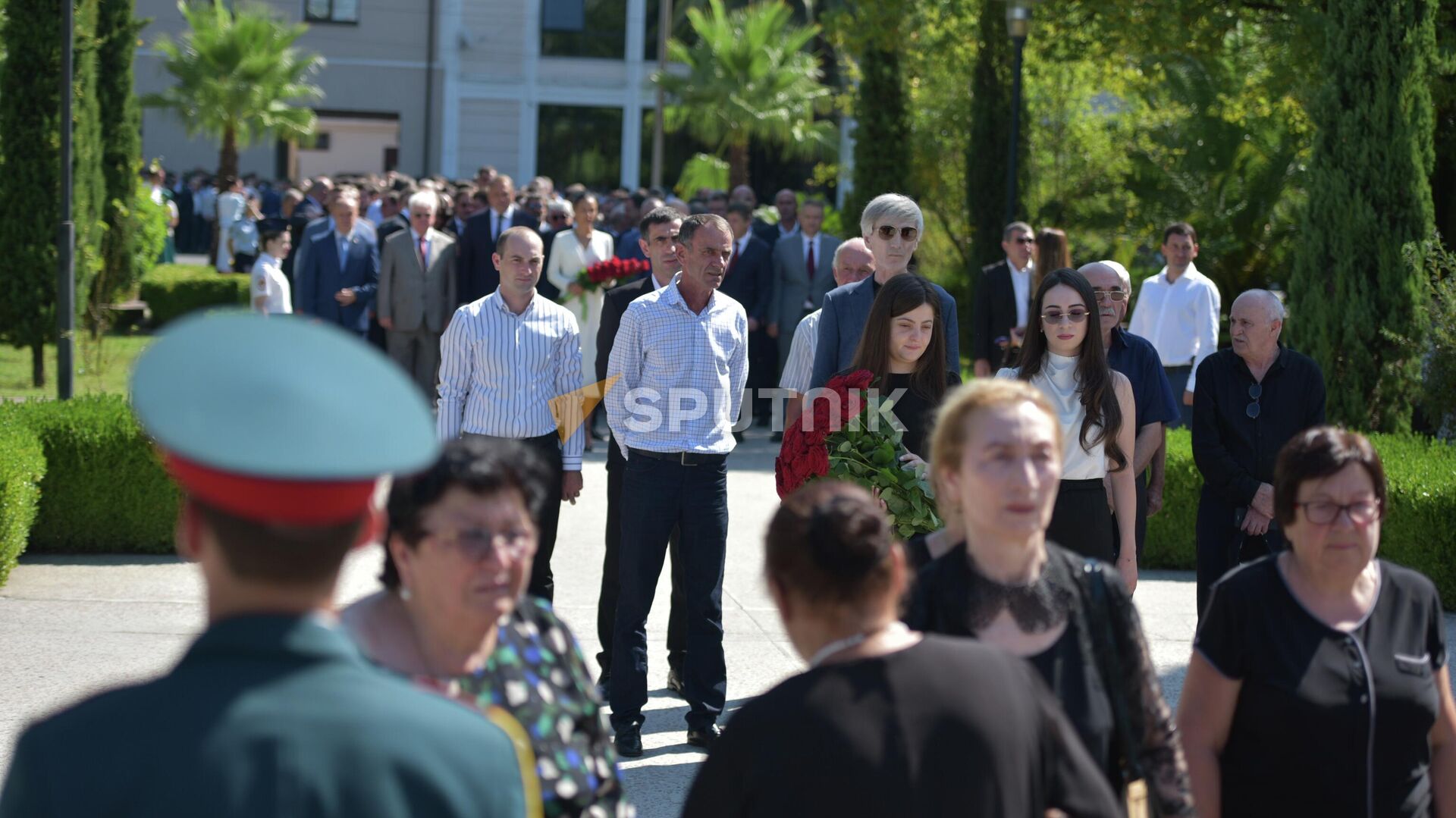 Церемония возложения  в парке Славы в честь 15-й годовщины признания Абхазии - Sputnik Абхазия, 1920, 26.08.2023