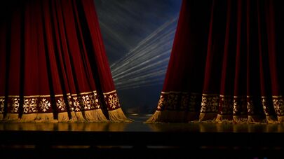 Театральные кулисы 