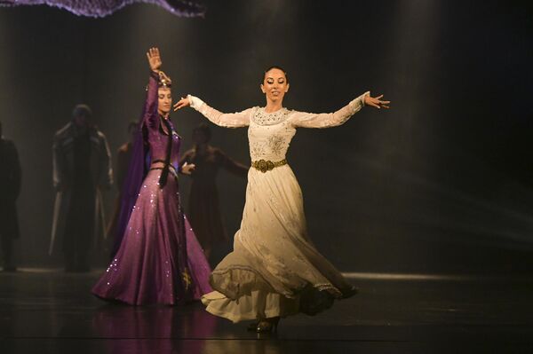Спектакль Золотое руно в абхазском драмтеатре  - Sputnik Абхазия