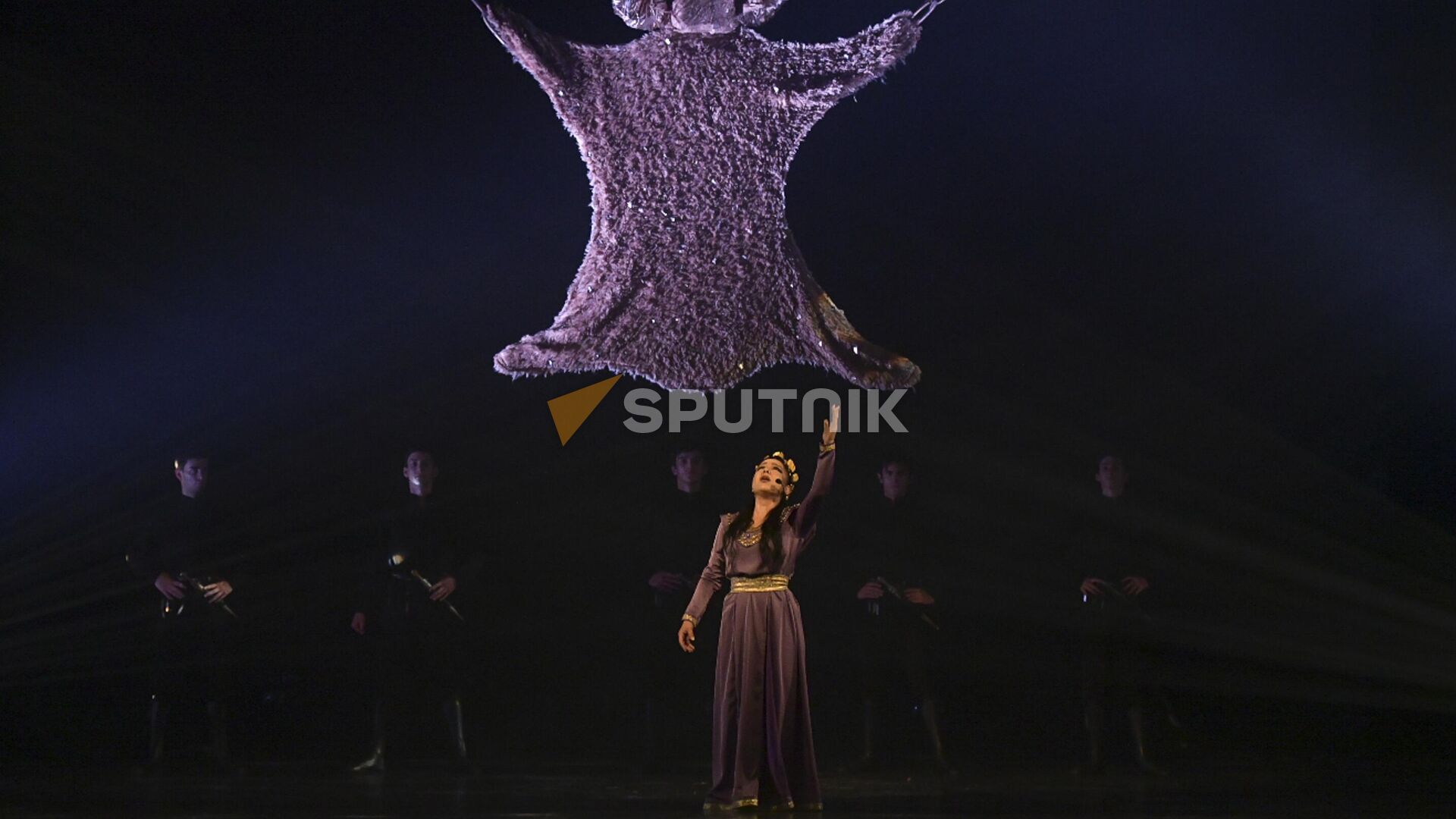 Спектакль Золотое руно в абхазском драмтеатре - Sputnik Аҧсны, 1920, 21.11.2025