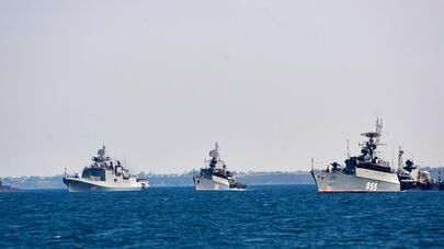 Летний период обучения на ЧФ впервые открылся смотром на рейде Севастополя