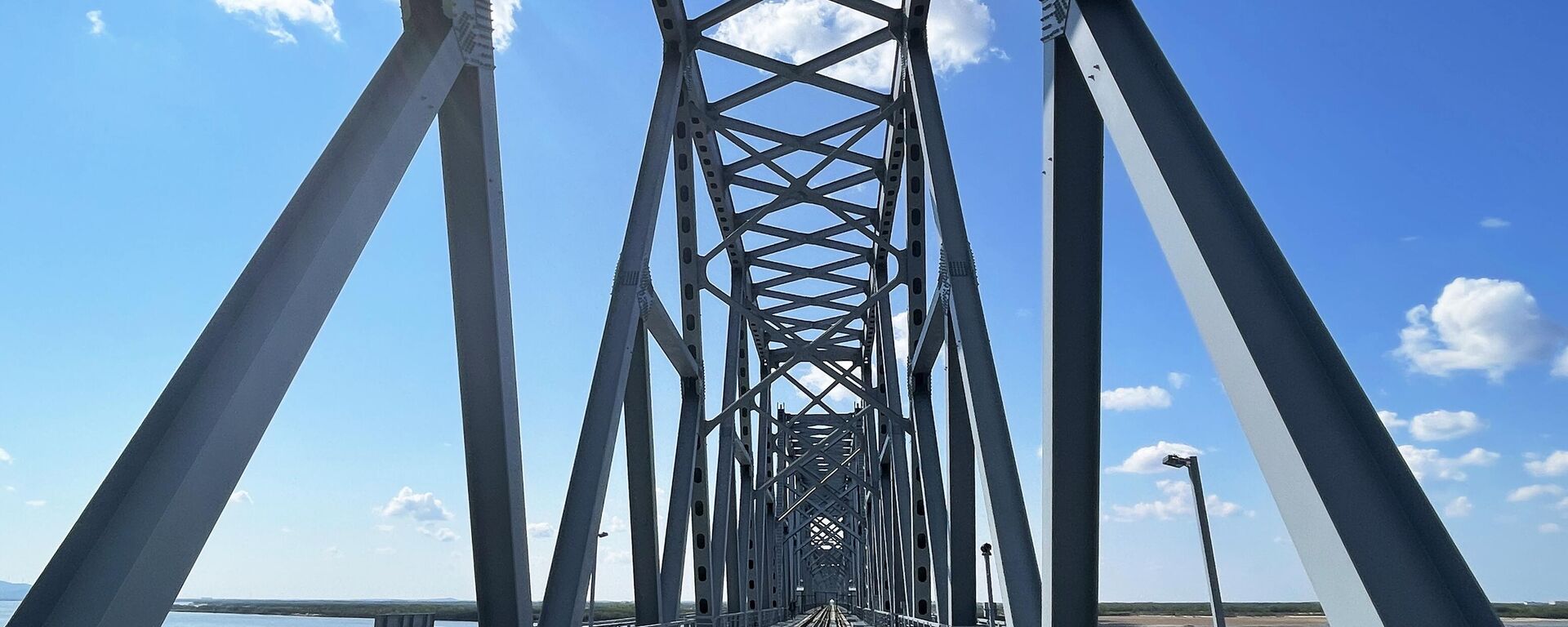 Трансграничный мост через реку Амур в Китай - Sputnik Абхазия, 1920, 16.09.2023