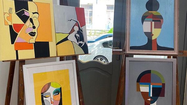 Выставка картин Свобода ко Дню Победы открылась в Гагрском доме культуры  - Sputnik Абхазия