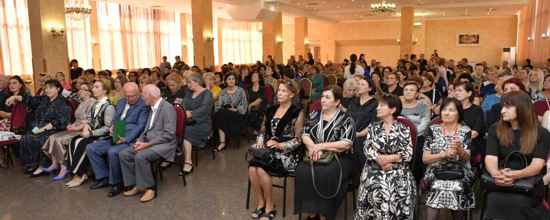 Общественная палата приглашает женщин-участниц боевых действий ОВНА - Sputnik Абхазия, 1920, 22.09.2023