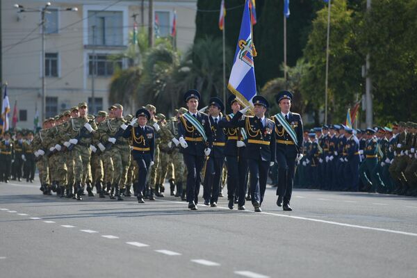 Генеральная репетиция парада победы в Отечественной войне народа Абхазии - Sputnik Абхазия