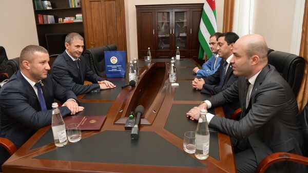 Лаша Ашуба провел встречу с делегацией Республики Южная Осетия - Sputnik Абхазия