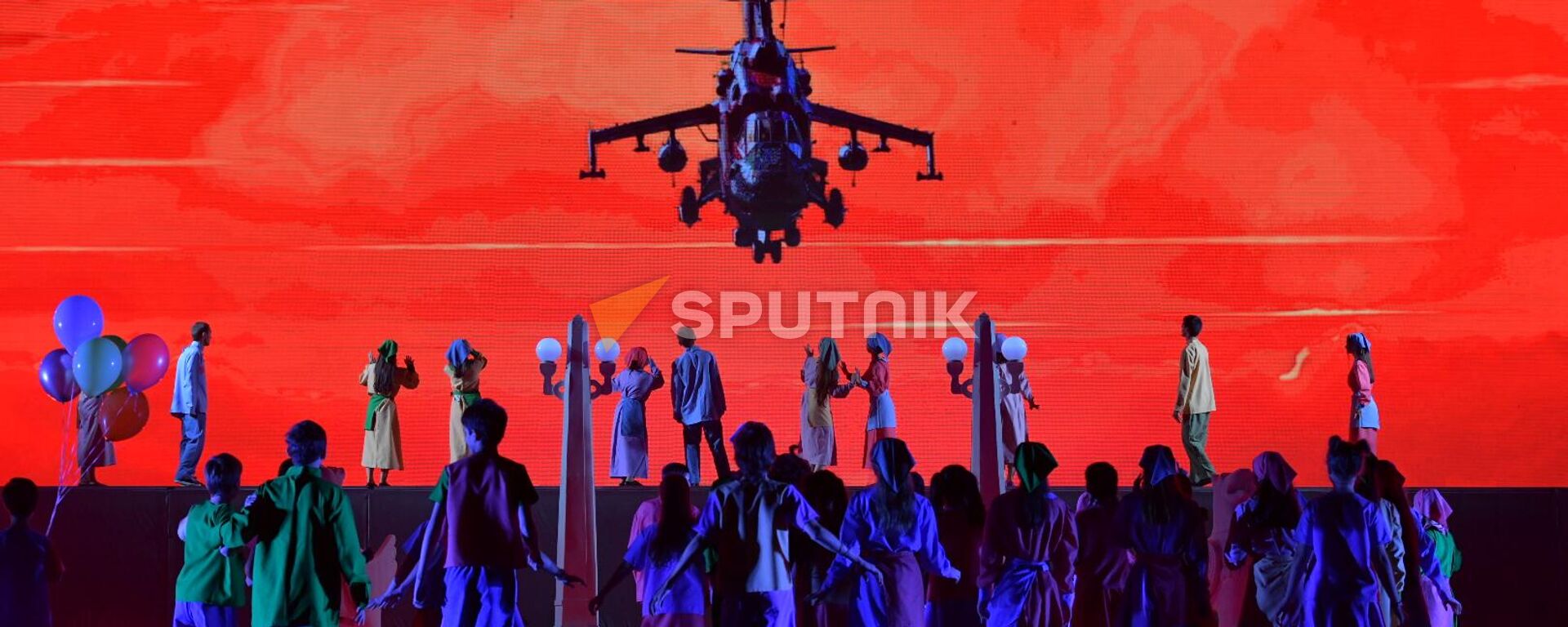 Театрализованное представление в честь Дня Победы прошло в Сухуме - Sputnik Абхазия, 1920, 30.09.2023