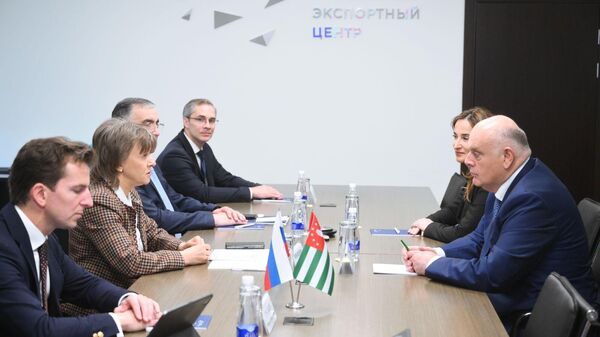 Президент Абхазии  Аслан Бжания отбыл с рабочим визитом в Москву - Sputnik Абхазия