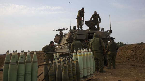 Израильские солдаты занимают позиции возле израильской границы с сектором Газа - Sputnik Абхазия
