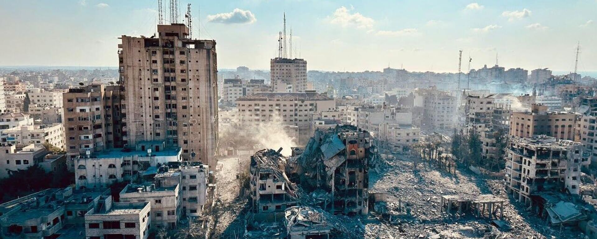 Жилые кварталы уничтожены в Газе после ударов Израиля  - Sputnik Абхазия, 1920, 12.10.2023
