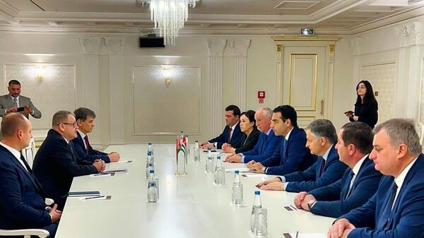 Правительственная делегация Абхазии  по поручению президента республики прибыла в Беларусь  - Sputnik Абхазия