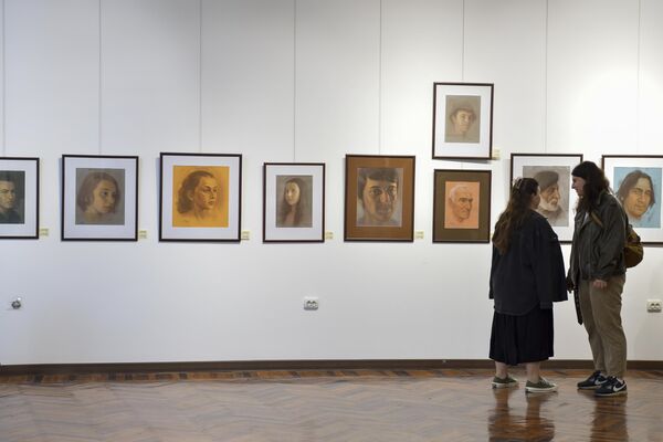 Персональная выставка Руслана Чхамалия открылась в Сухуме - Sputnik Абхазия
