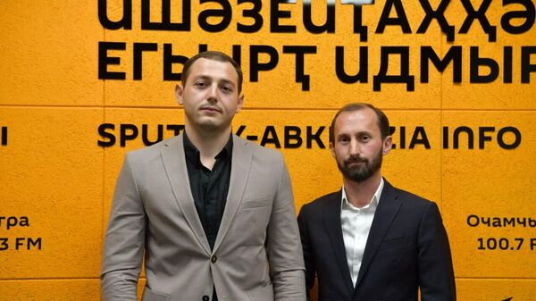 Такие обстоятельства: Агрба и Маландзия о развитии платежной системы Абхазии  - Sputnik Абхазия