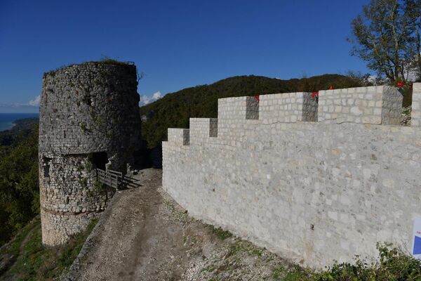 Первый этап реставрации Анакопийской крепости завершен - Sputnik Абхазия