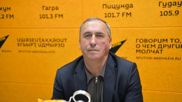 Такие обстоятельства: Отырба о проверках Контрольной палаты Абхазии  - Sputnik Абхазия