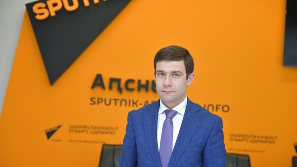 Гицба о законопроекте о запрете оборота электронных систем: надеюсь на моментальный эффект - Sputnik Абхазия