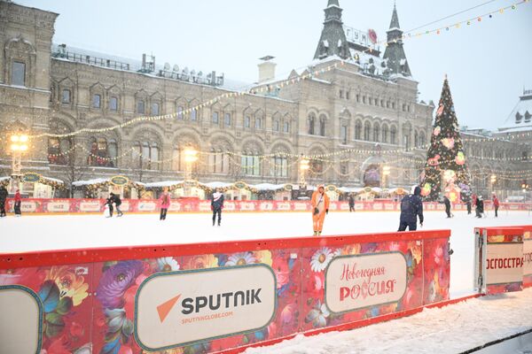 Открытие ГУМ-катка на Красной площади в Москве состоялось 29 ноября. - Sputnik Абхазия