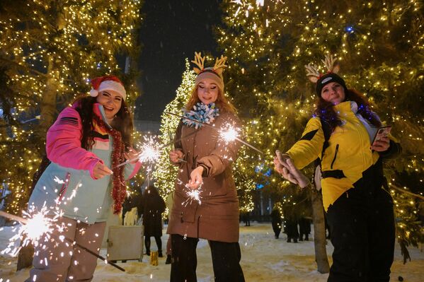 Празднование Нового года на площади Ленина в Новосибирске, Россия - Sputnik Абхазия
