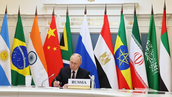 Президент РФ В. Путин принял участие во внеочередном саммите БРИКС по палестино-израильскому конфликту - Sputnik Абхазия