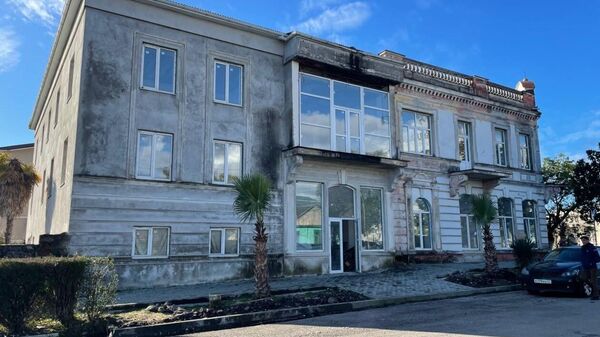 Новое здание администрации Гудаутского района - Sputnik Абхазия