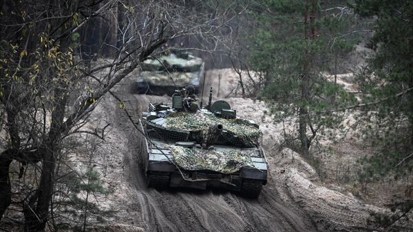 Боевая работа экипажей танков Т-80 на Краснолиманском направлении СВО - Sputnik Абхазия